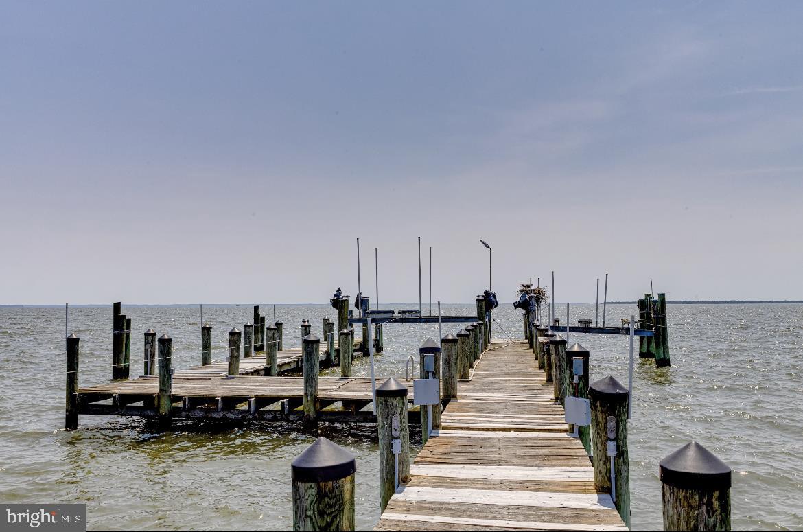 BOWLEYS QUARTERS - Residential