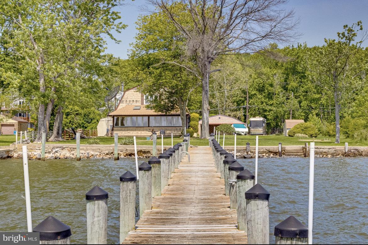 BOWLEYS QUARTERS - Residential