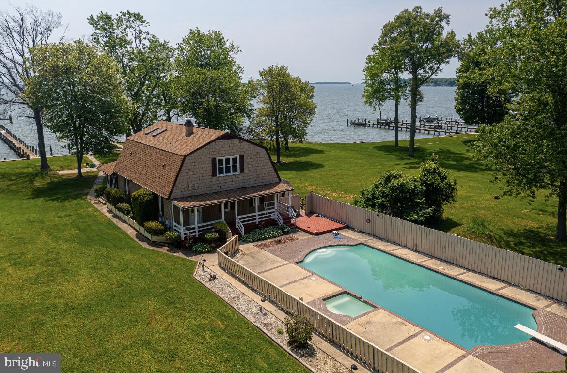 BOWLEYS QUARTERS - Residential