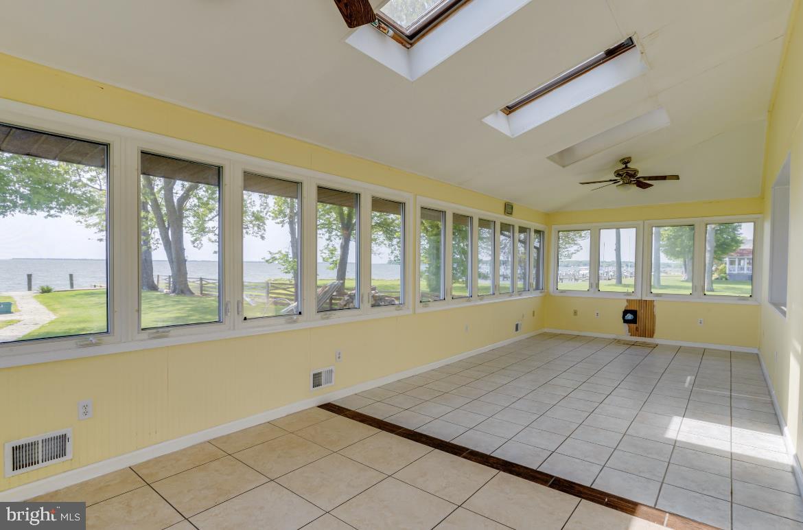 BOWLEYS QUARTERS - Residential