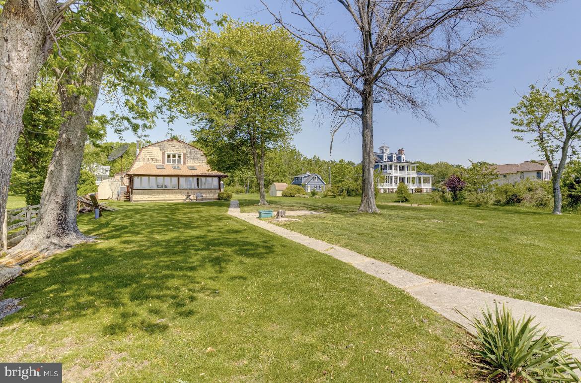 BOWLEYS QUARTERS - Residential