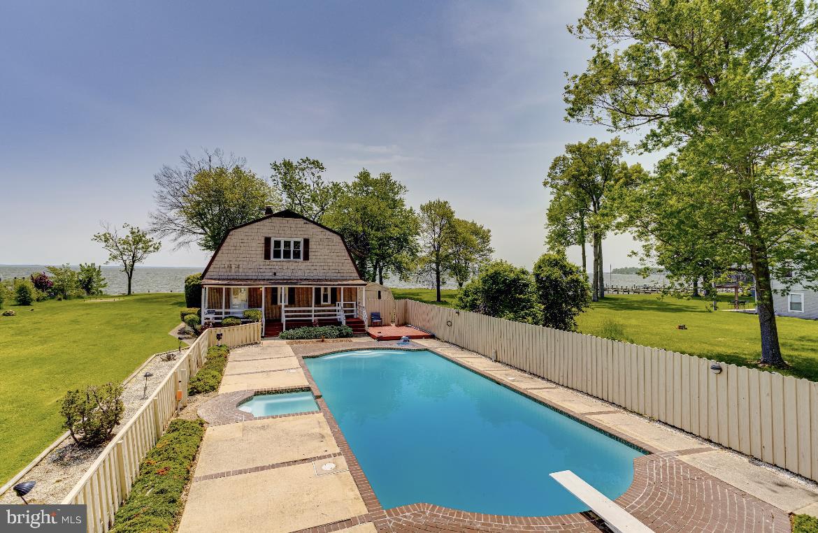 BOWLEYS QUARTERS - Residential