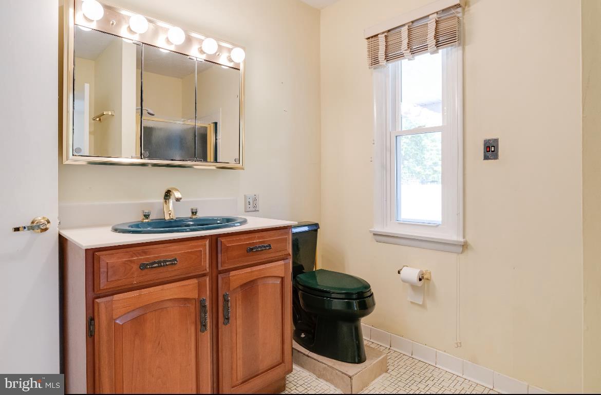 BOWLEYS QUARTERS - Residential