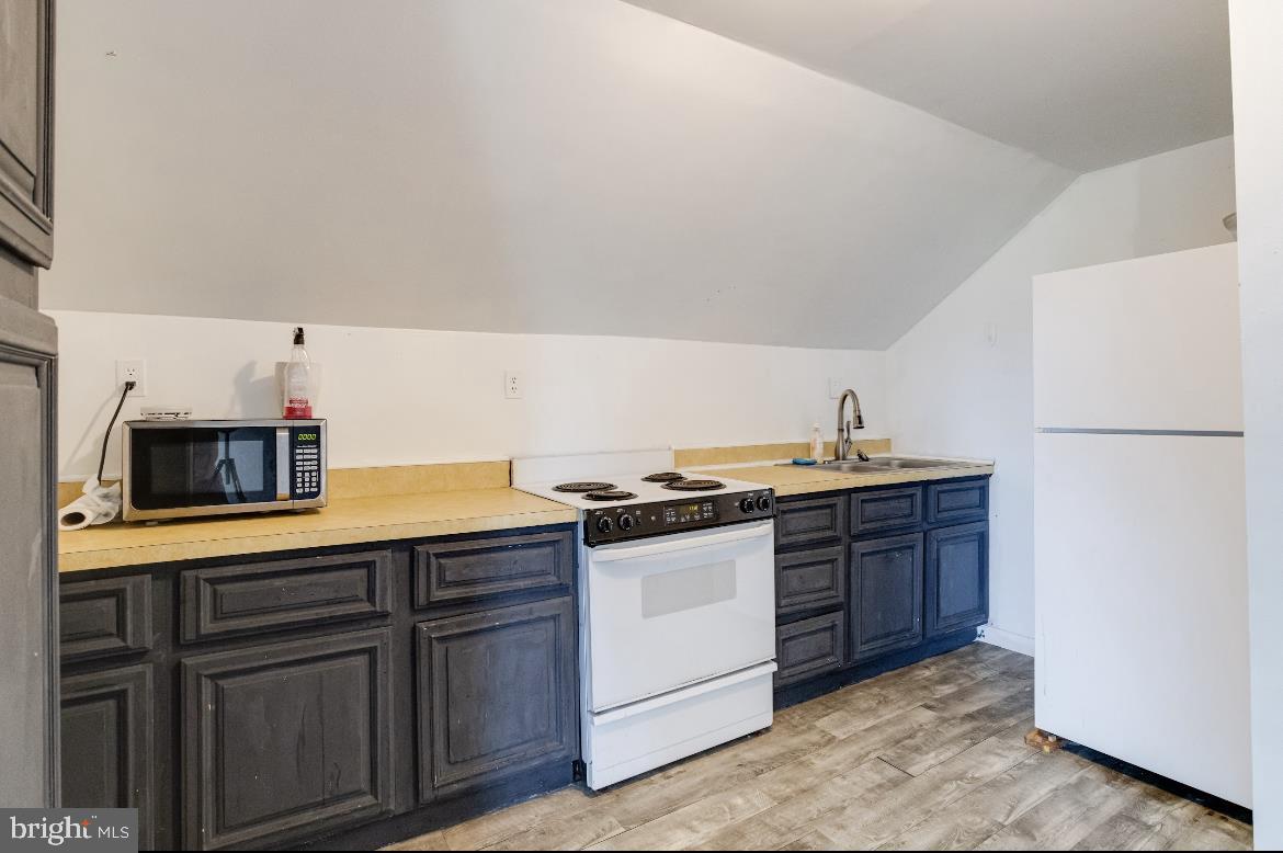 BOWLEYS QUARTERS - Residential