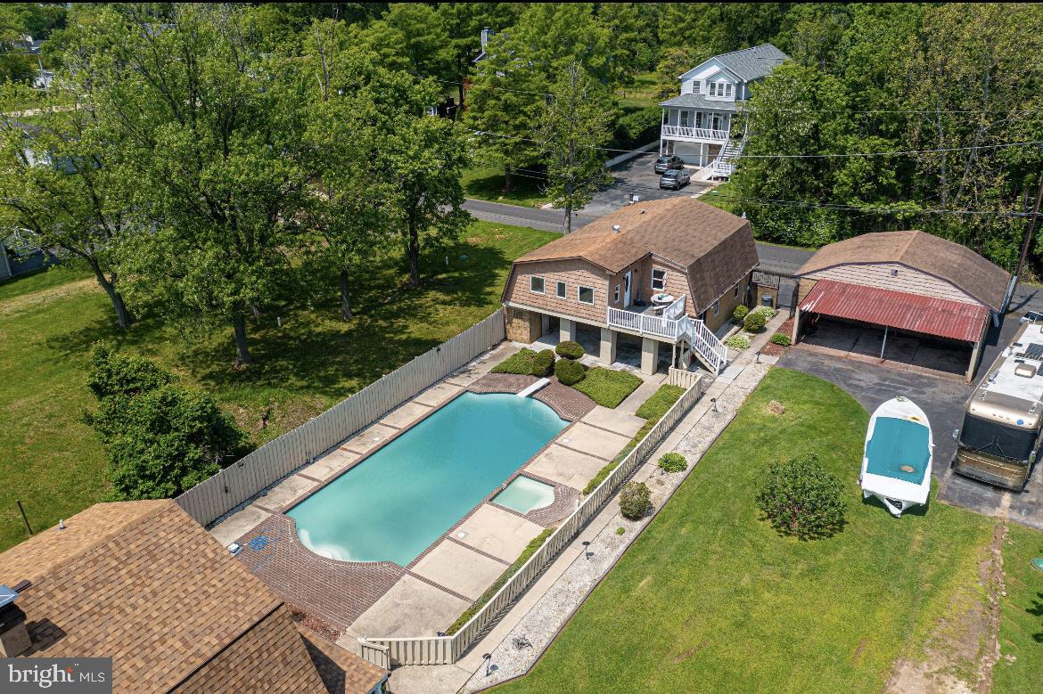 BOWLEYS QUARTERS - Residential