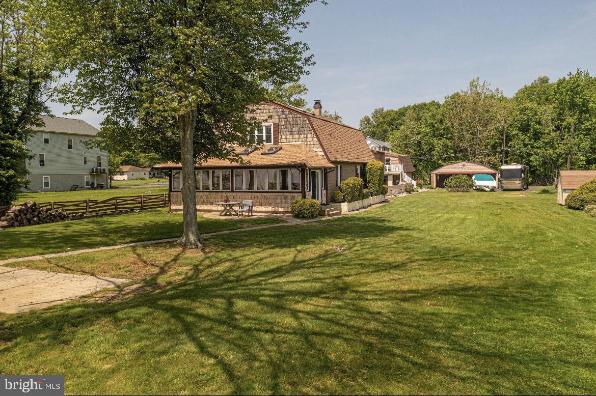 BOWLEYS QUARTERS - Residential