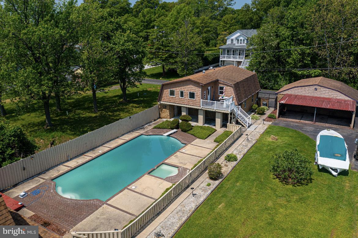 BOWLEYS QUARTERS - Residential