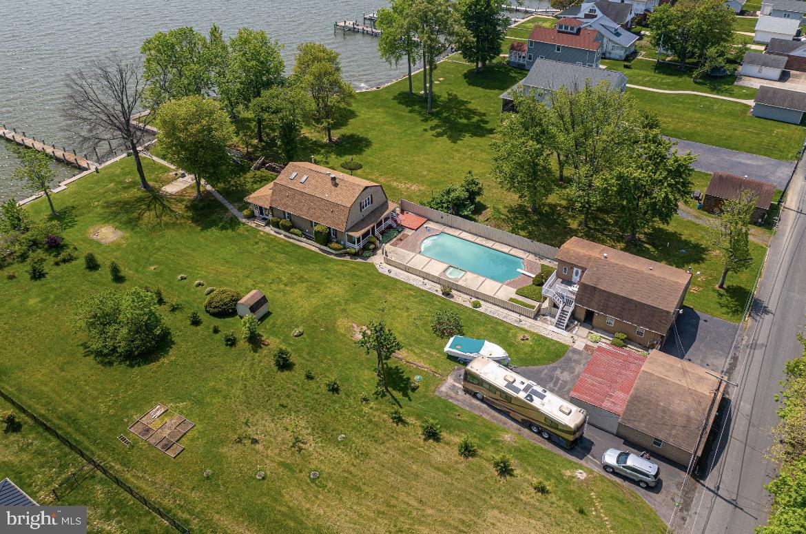 BOWLEYS QUARTERS - Residential