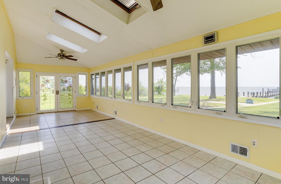 BOWLEYS QUARTERS - Residential