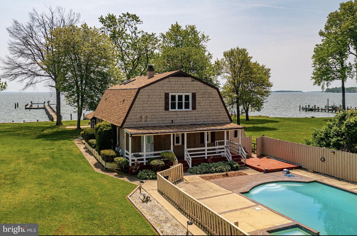 BOWLEYS QUARTERS - Residential