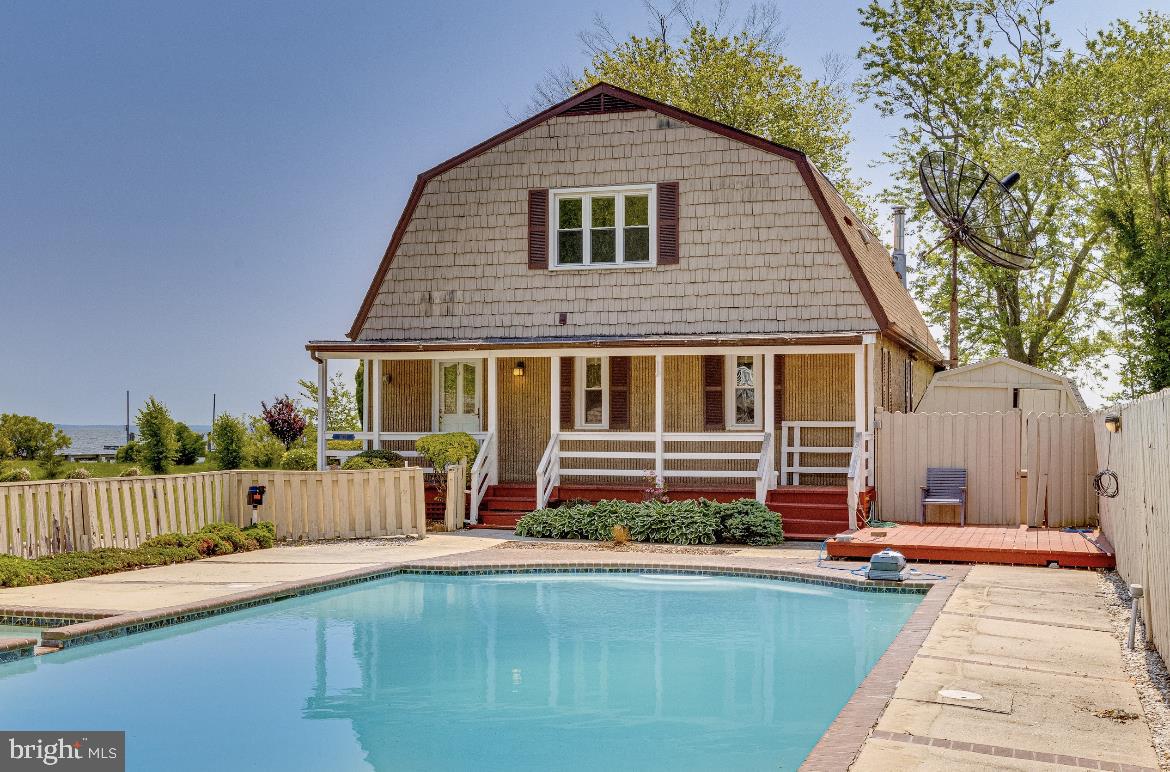 BOWLEYS QUARTERS - Residential