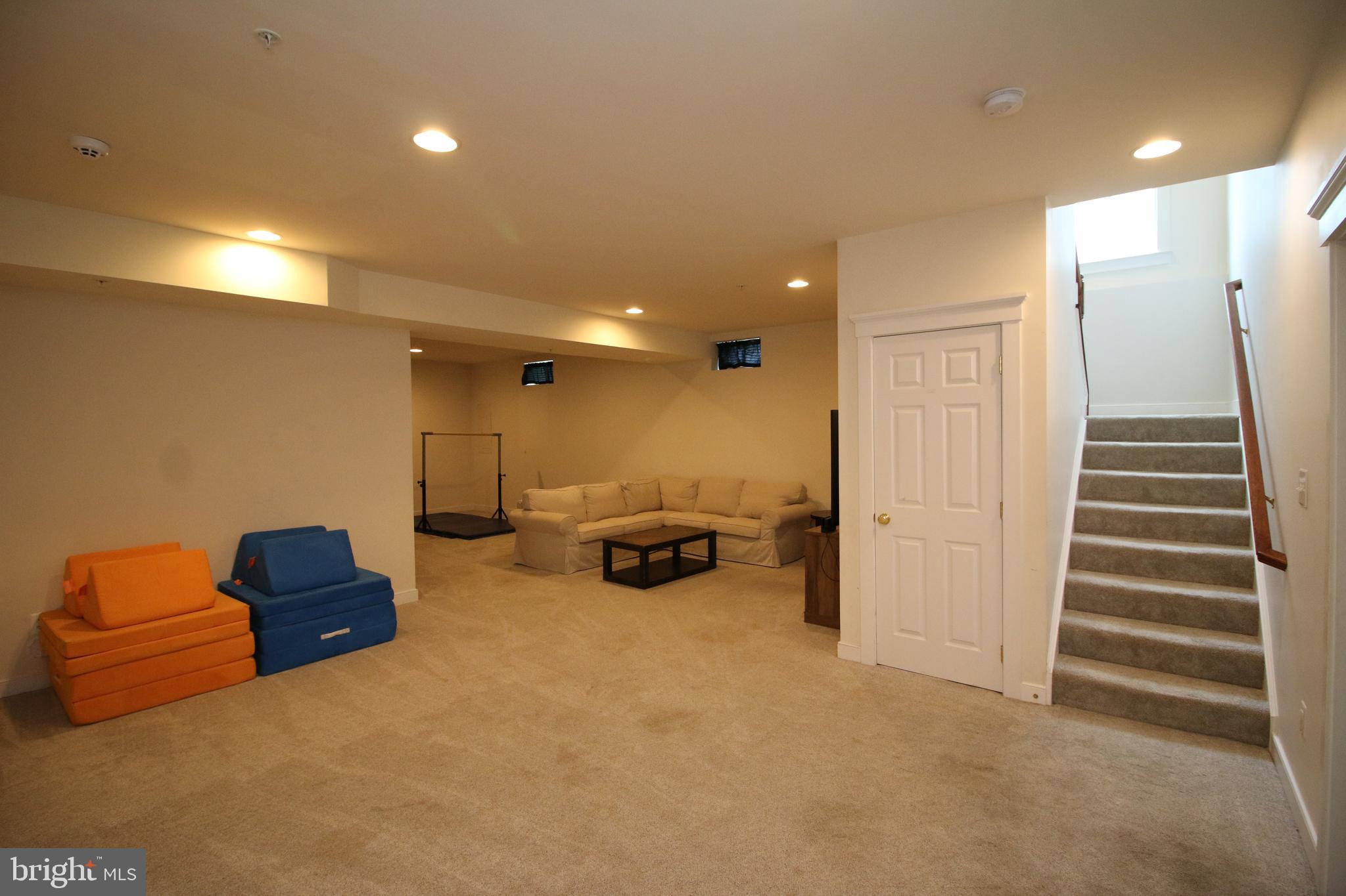 MEADOWS AT MORRIS FARM - Residential