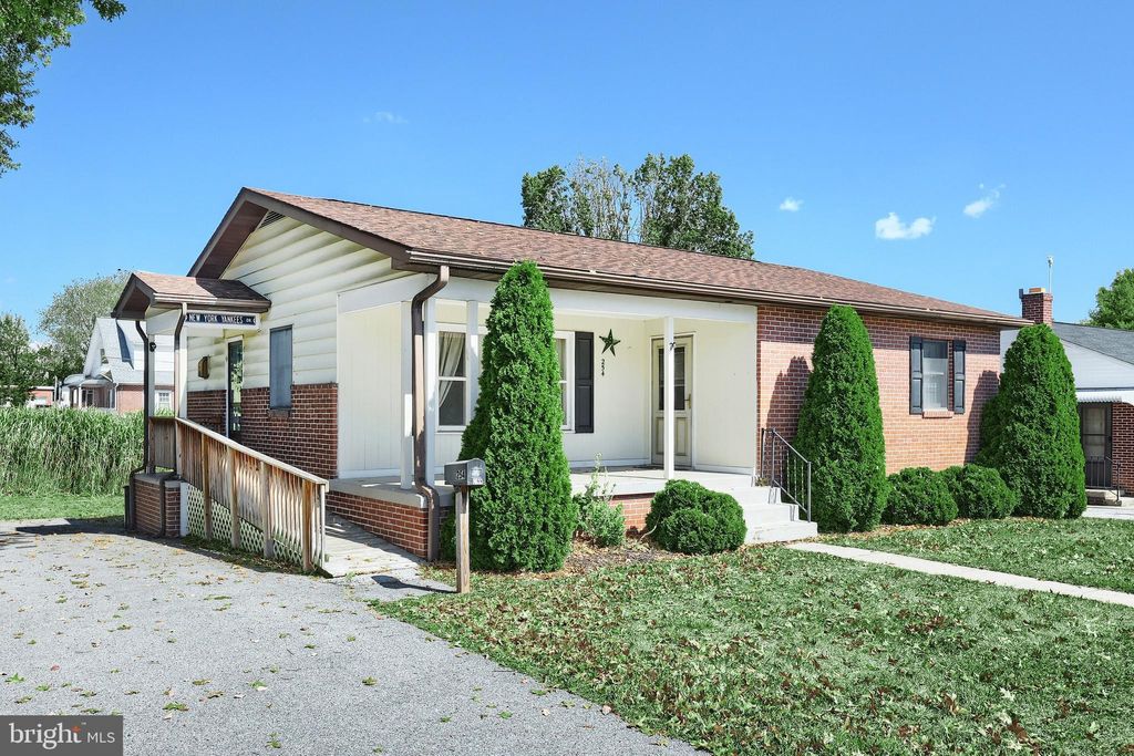 Photo of 254 Barlow Street, GETTYSBURG, PA 17325 (MLS # PAAD2018026)