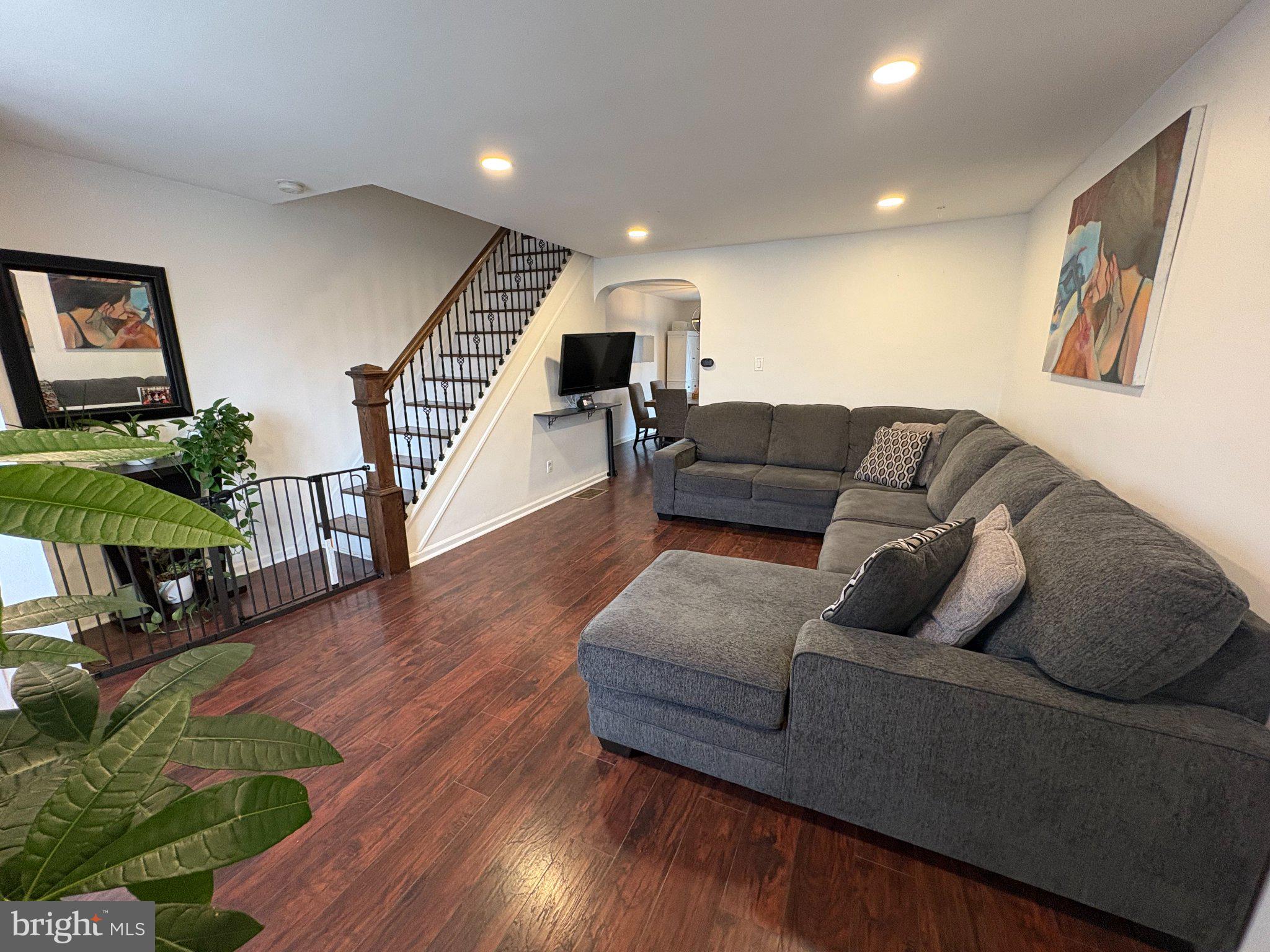 4543 PENNYPACK STREET