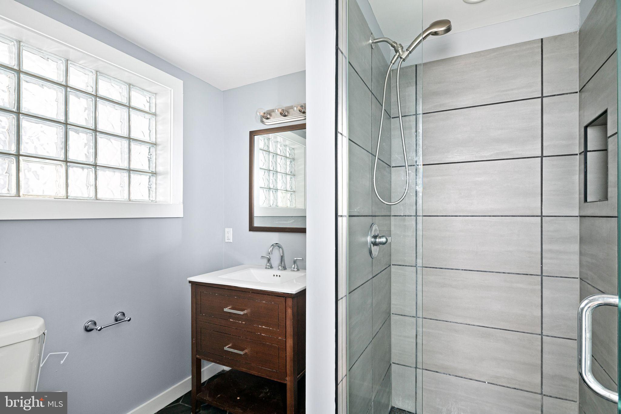 KENSINGTON - Residential Income