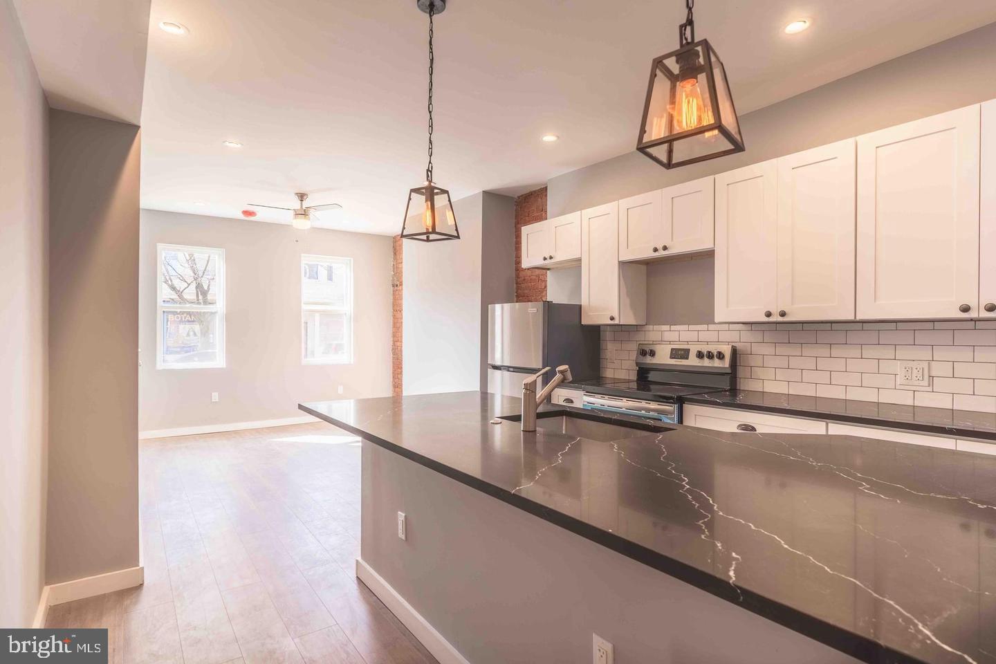 KENSINGTON - Residential Income