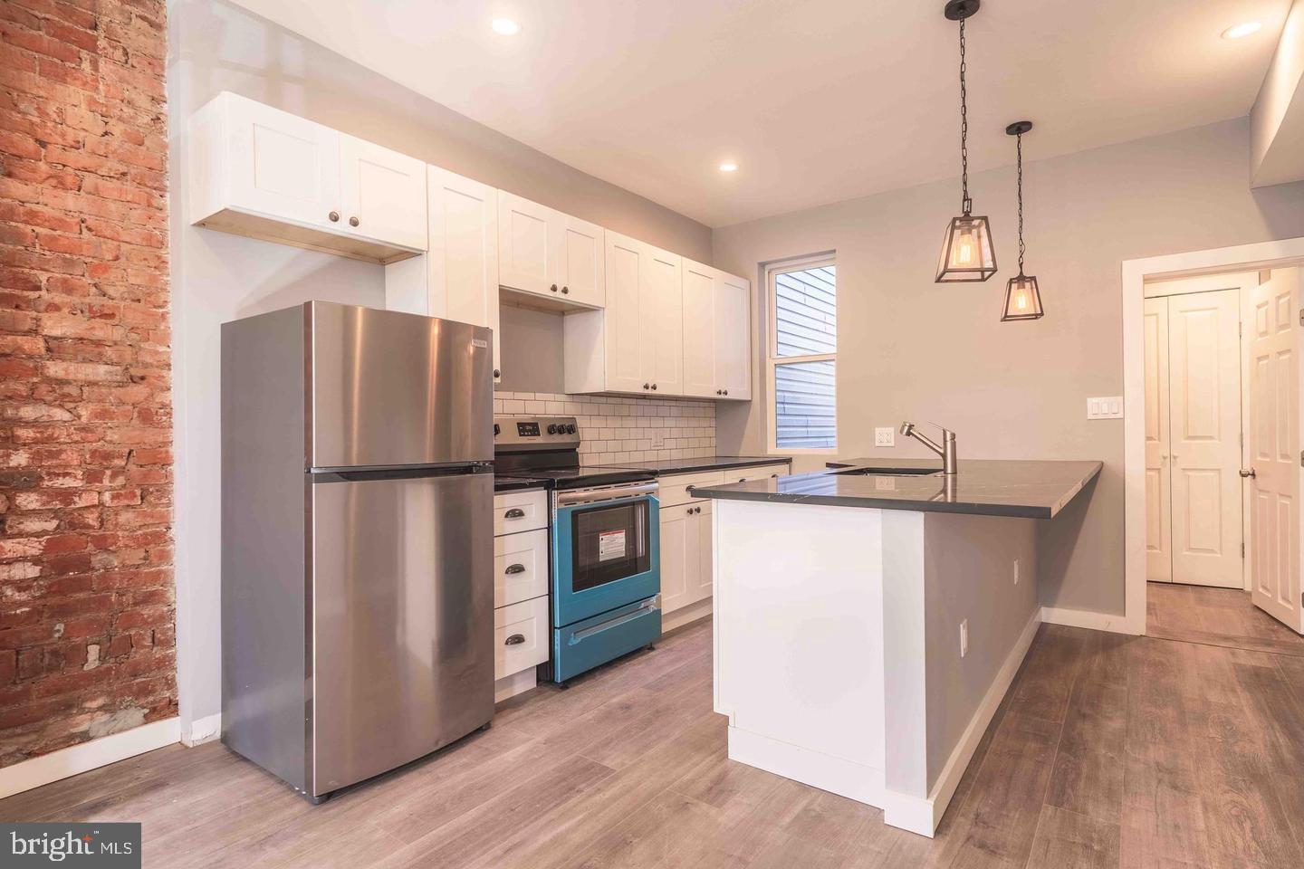 KENSINGTON - Residential Income