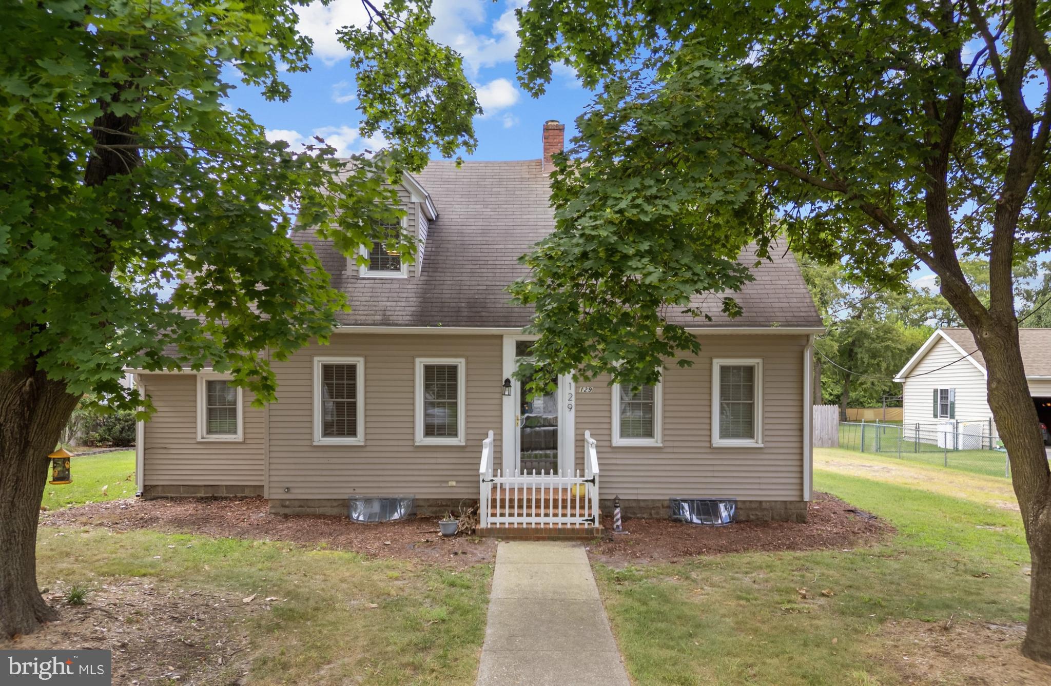 129 LAUREL ROAD