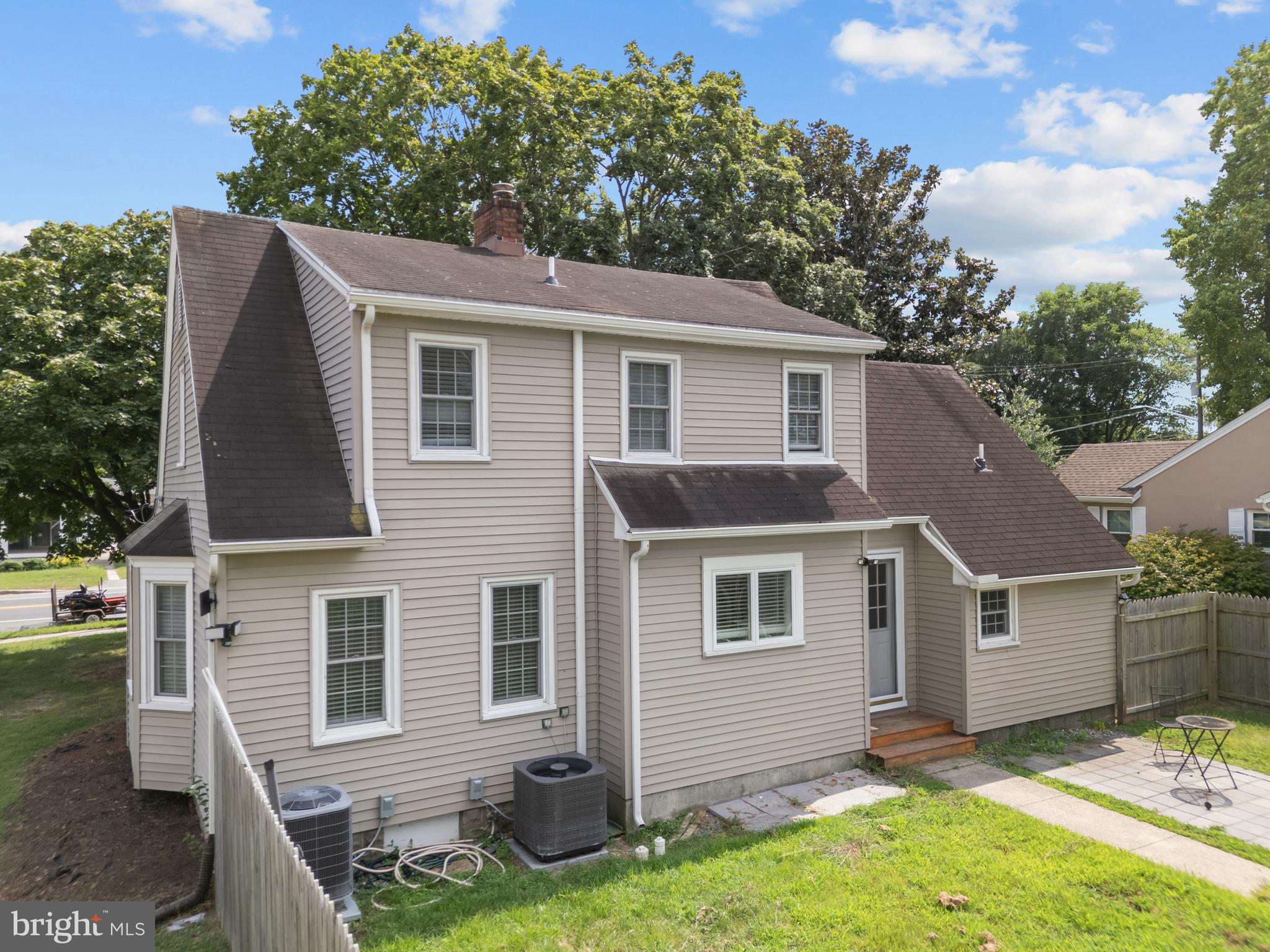 129 LAUREL ROAD