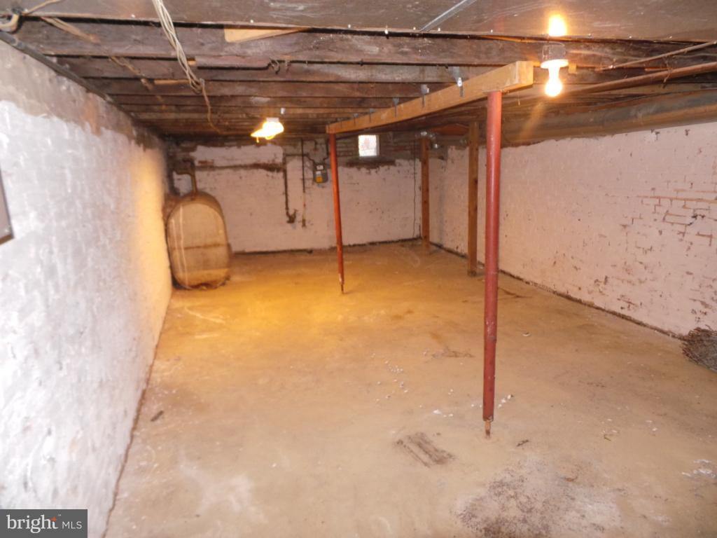 HOLLINS PARK - Residential