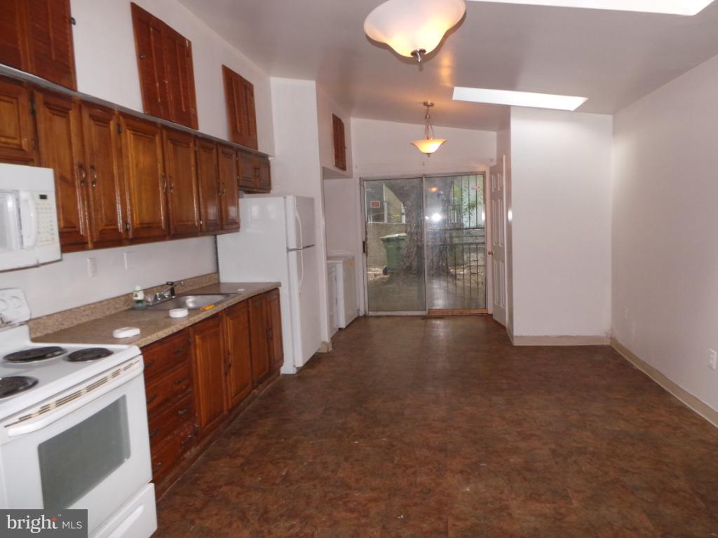 HOLLINS PARK - Residential