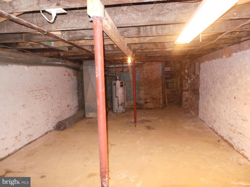 HOLLINS PARK - Residential