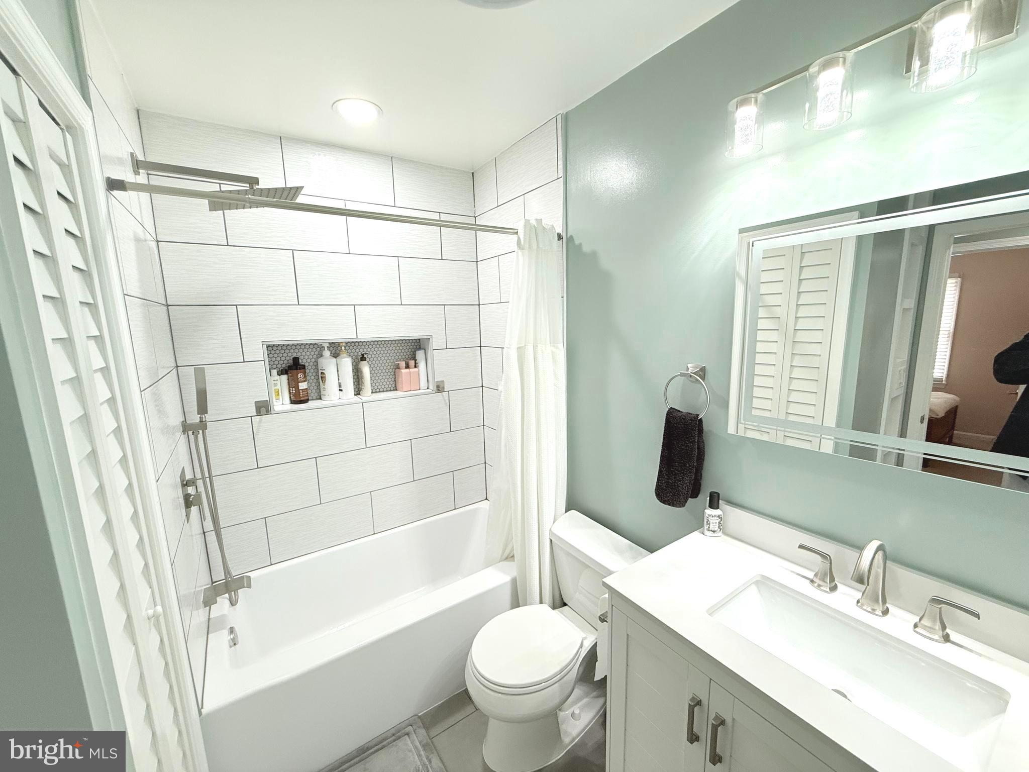 SHERATON HILLS EAST - Residential