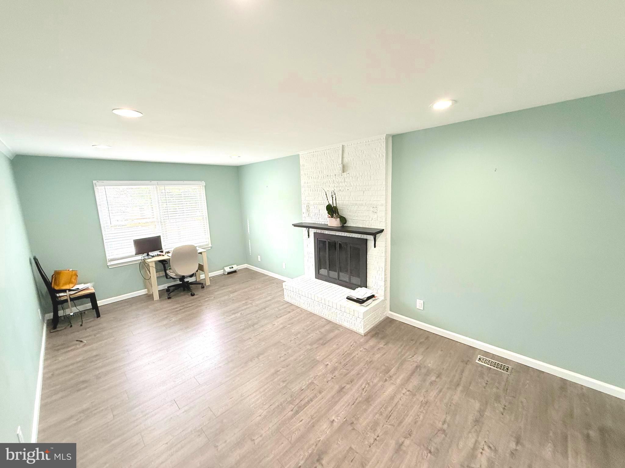 SHERATON HILLS EAST - Residential