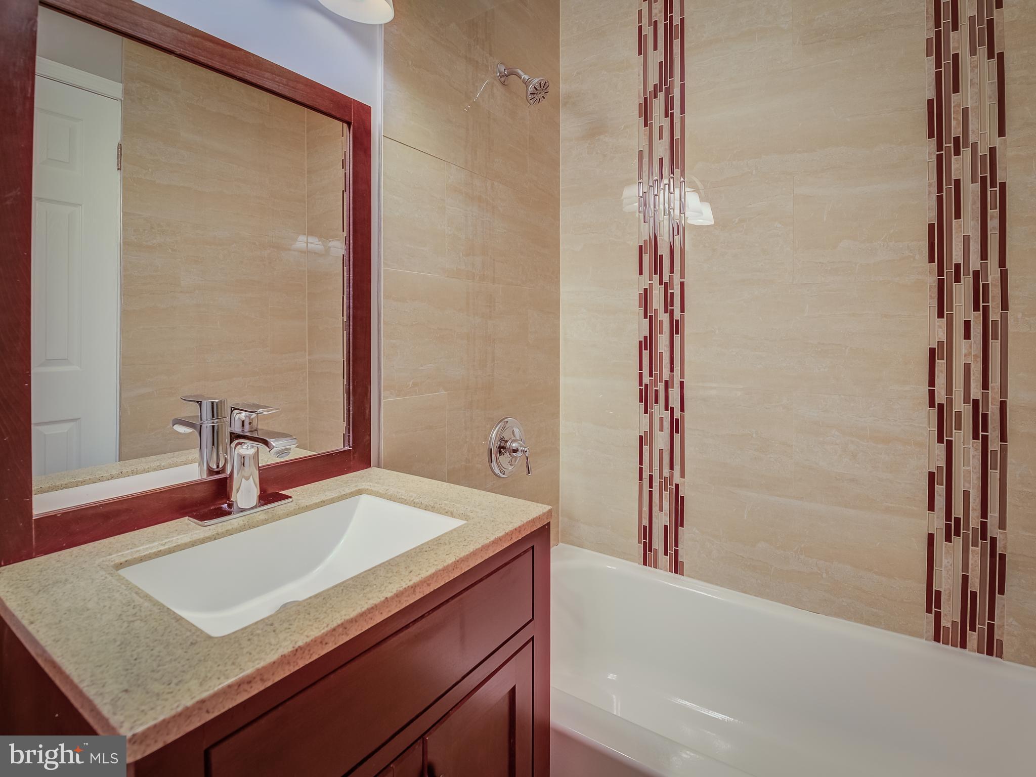 WEST SPRINGFIELD VILLAGE - Residential Lease