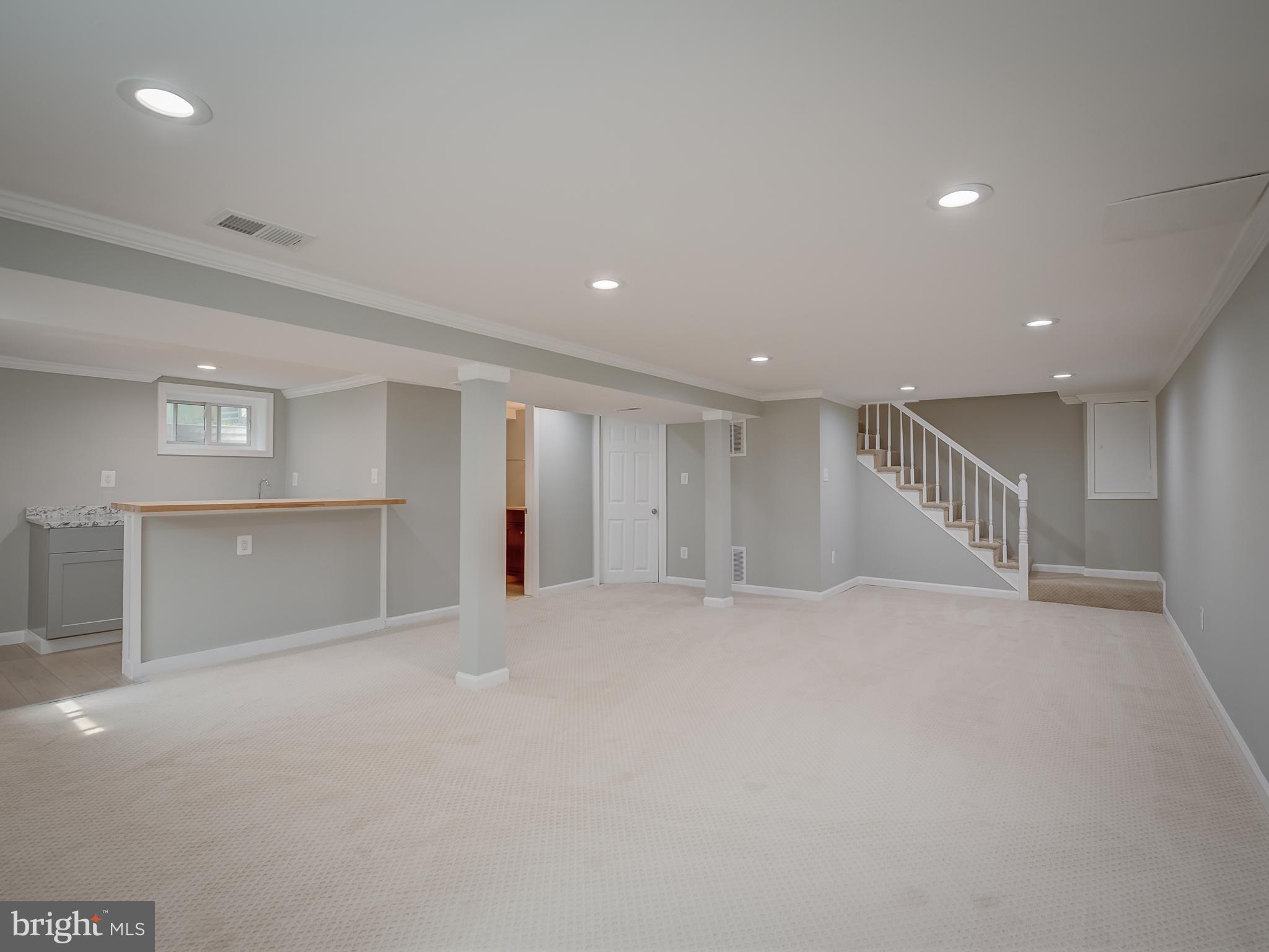 WEST SPRINGFIELD VILLAGE - Residential Lease