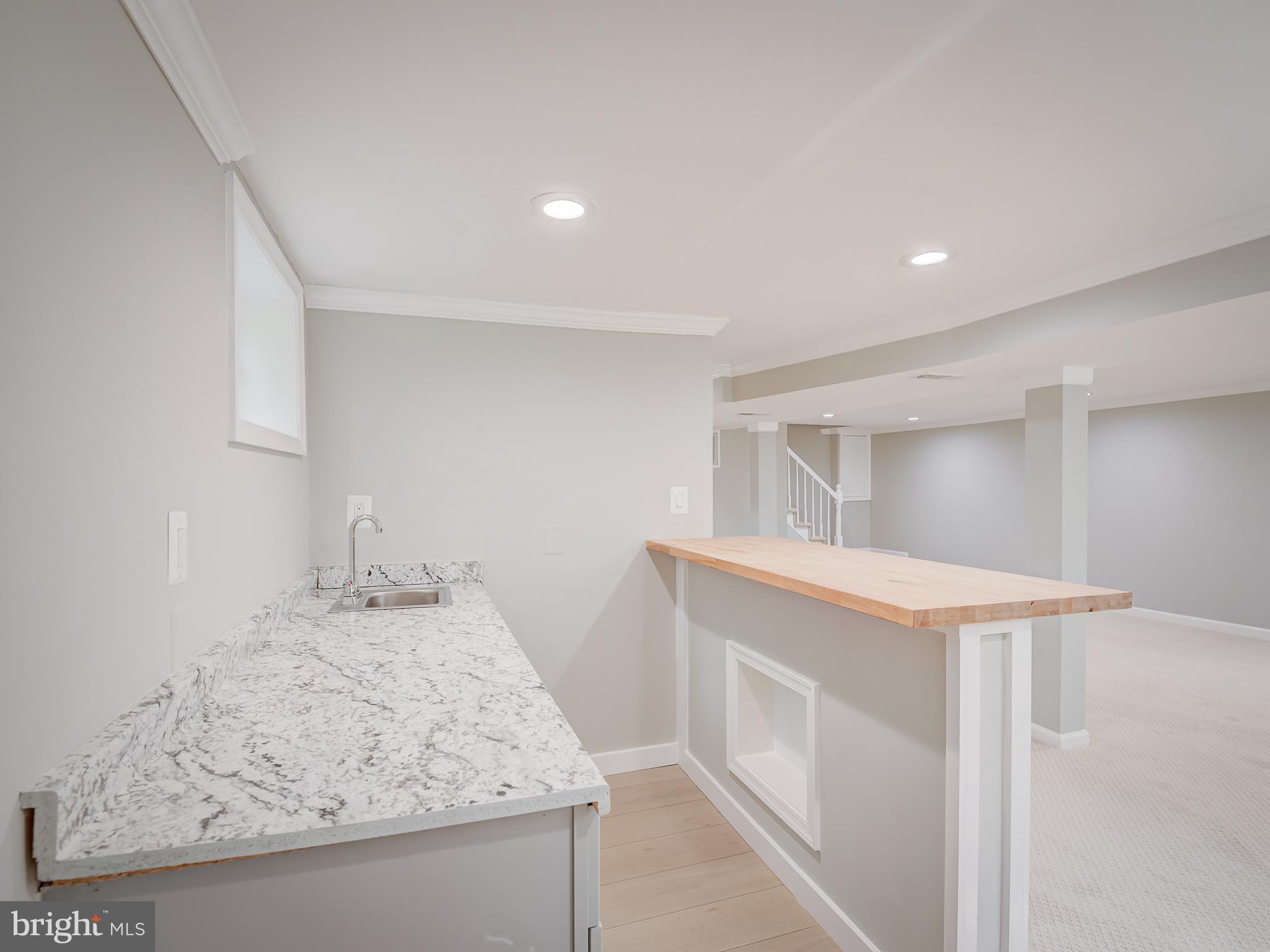 WEST SPRINGFIELD VILLAGE - Residential Lease