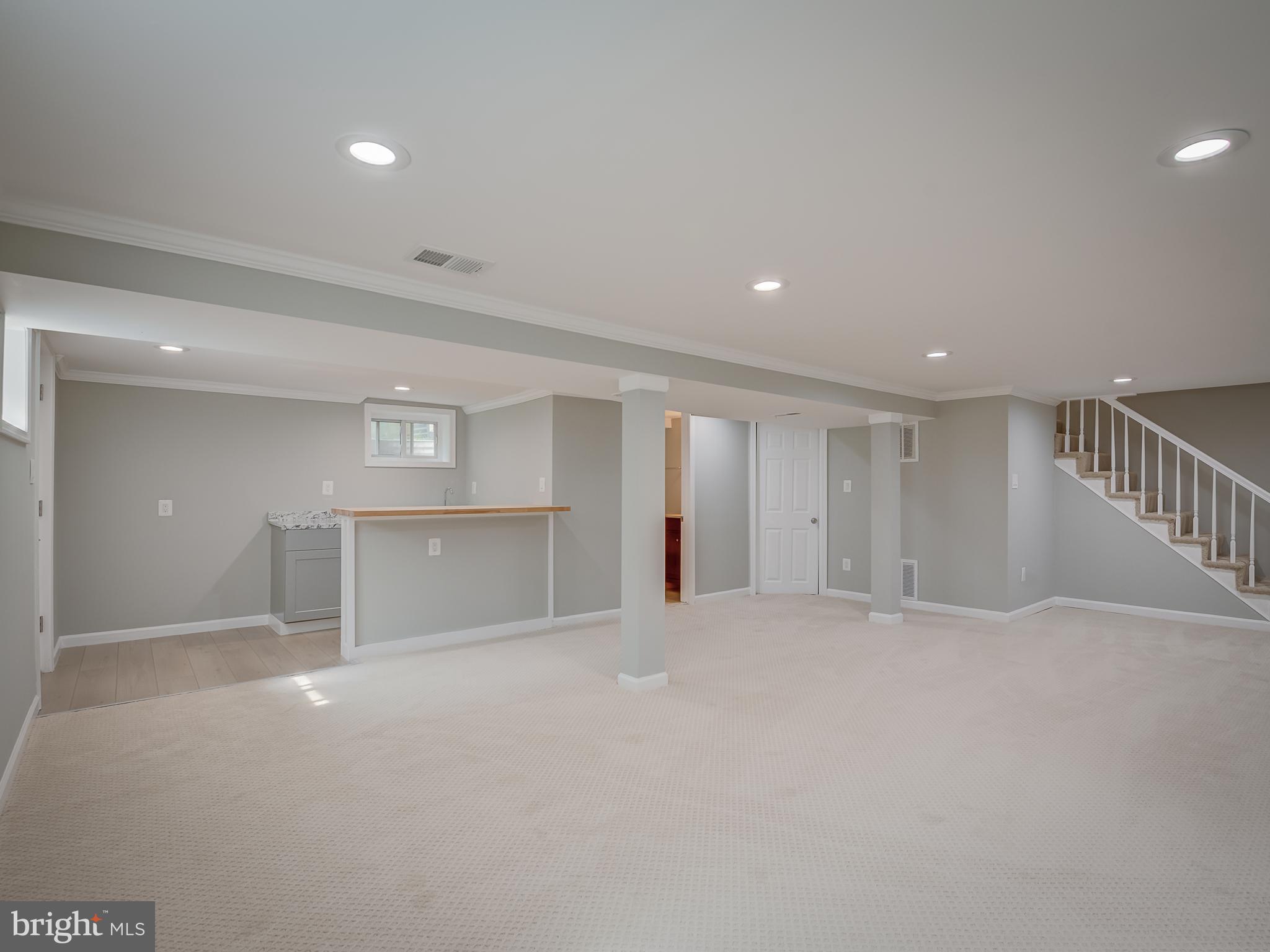 WEST SPRINGFIELD VILLAGE - Residential Lease