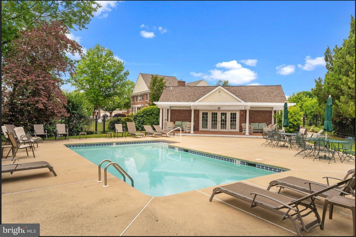 BELLE AIRE - Residential