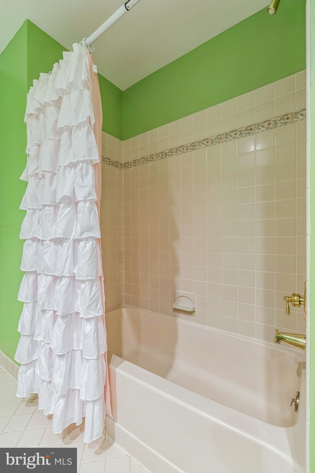 BELLE AIRE - Residential