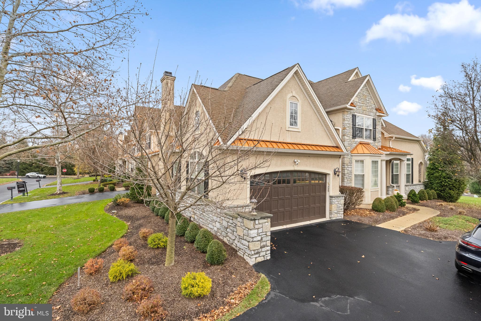 WALNUT HILL - Residential