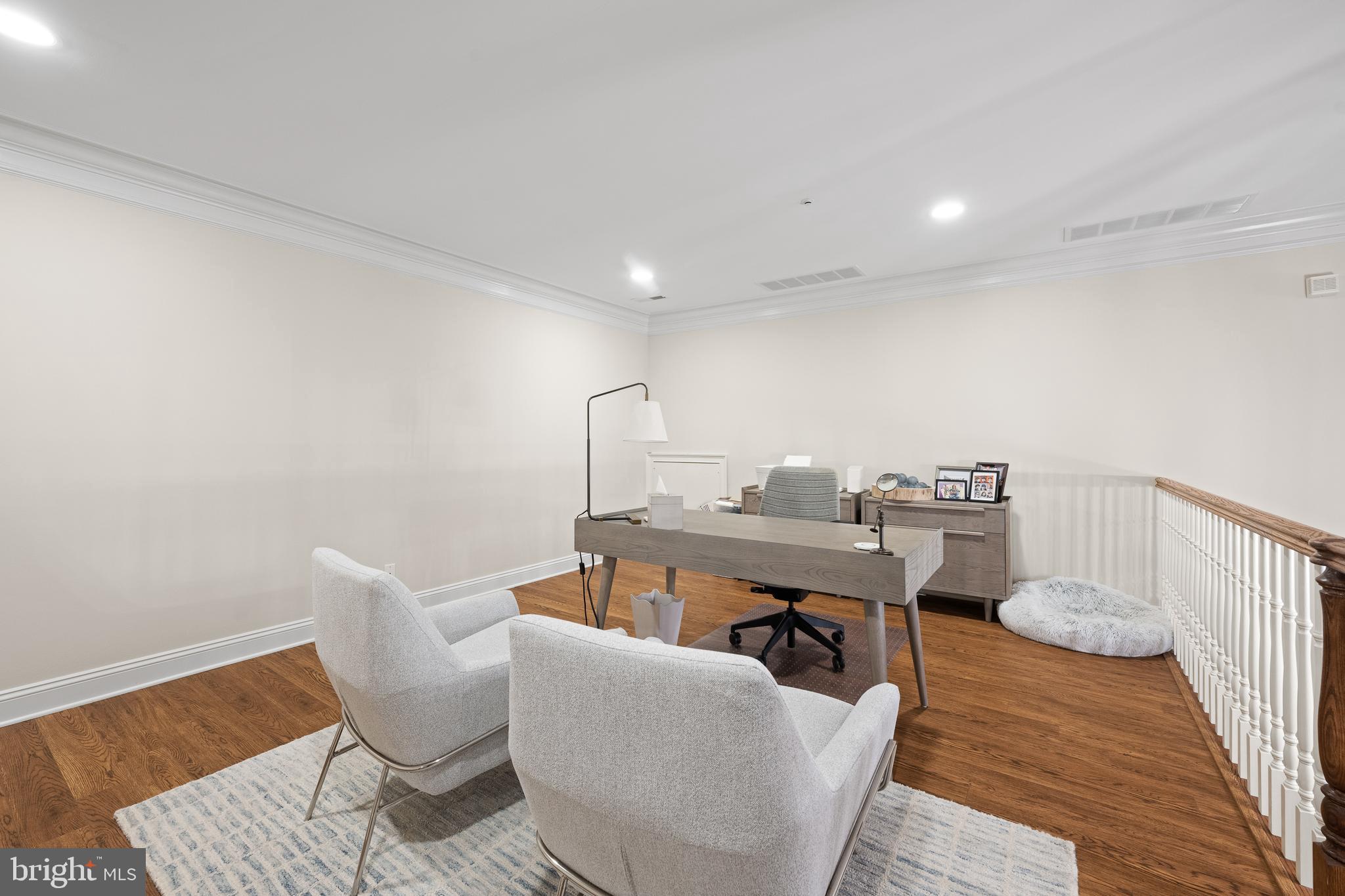 WALNUT HILL - Residential