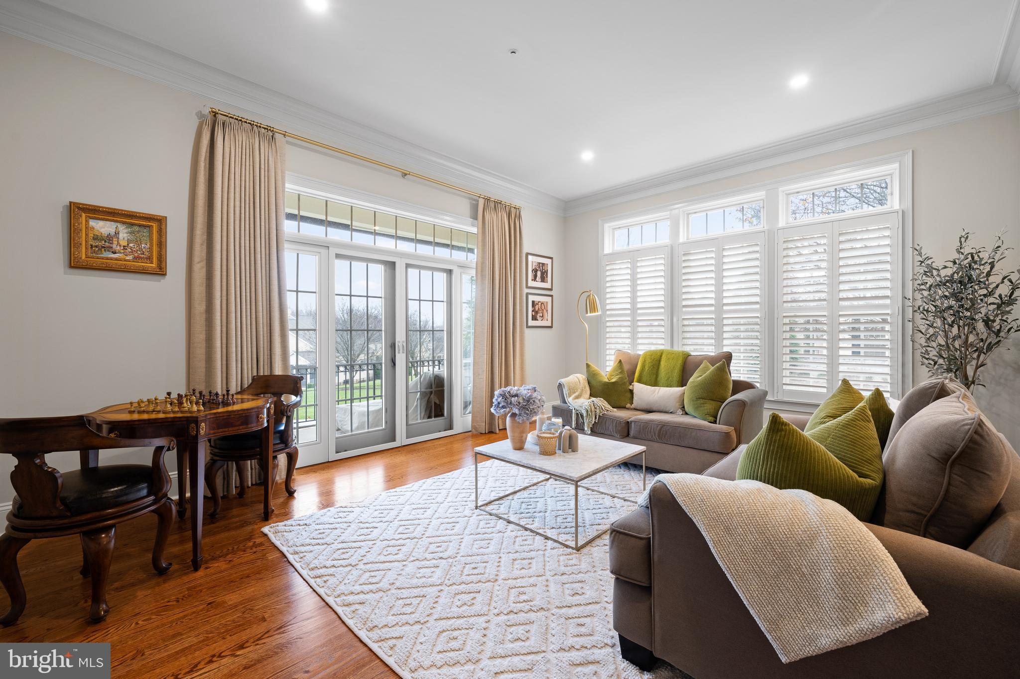 WALNUT HILL - Residential
