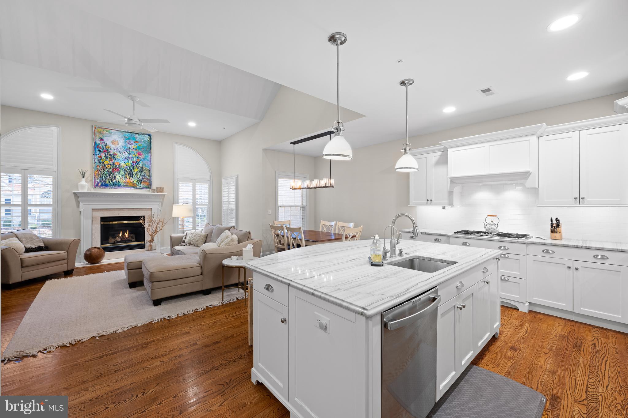WALNUT HILL - Residential