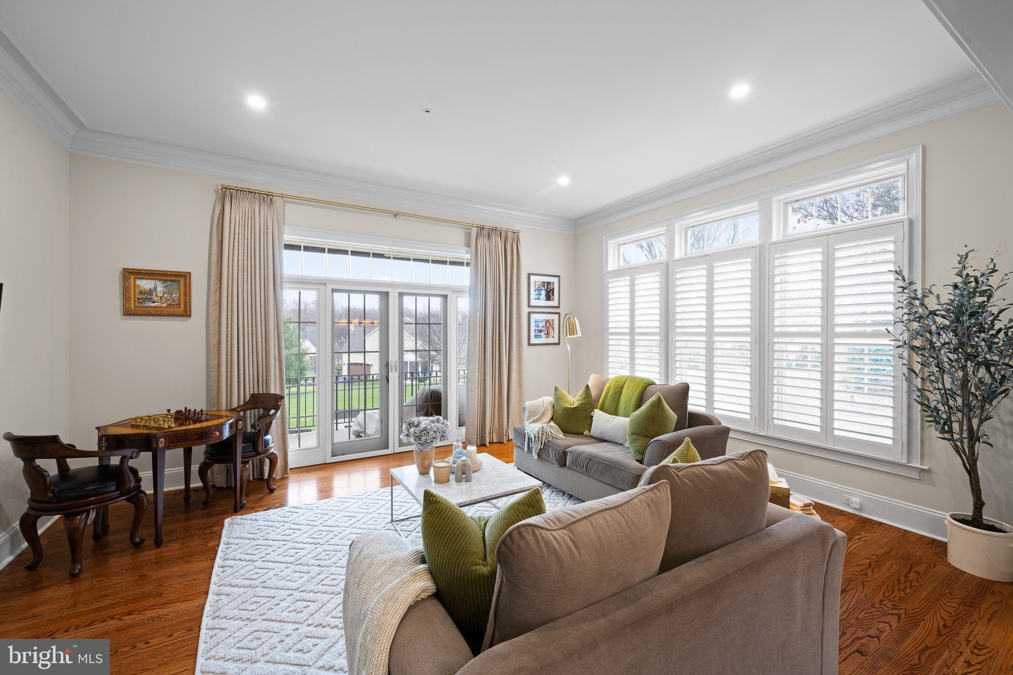 WALNUT HILL - Residential