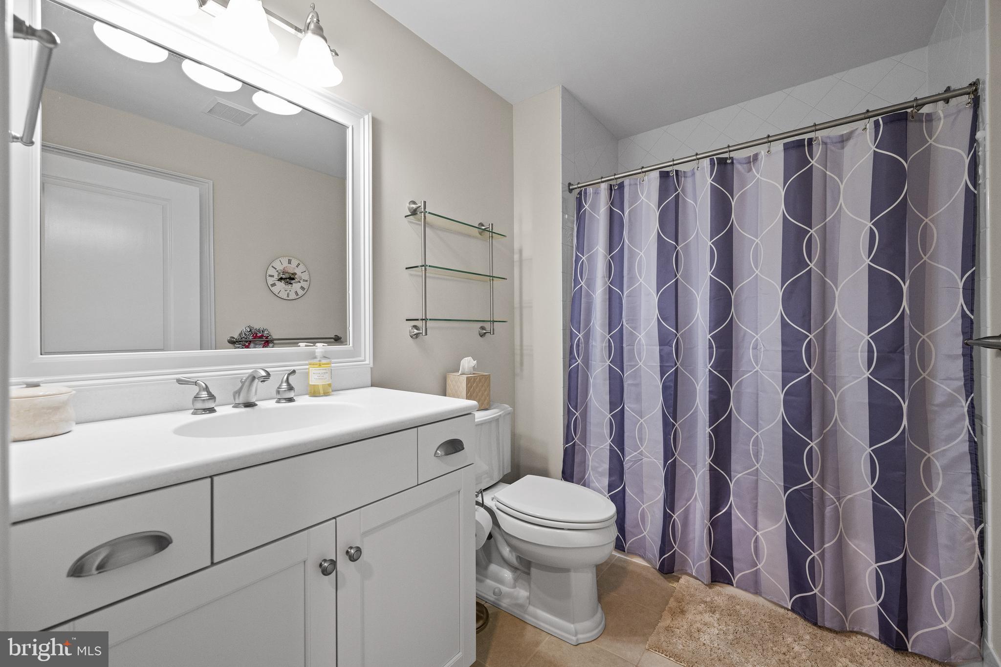 WALNUT HILL - Residential