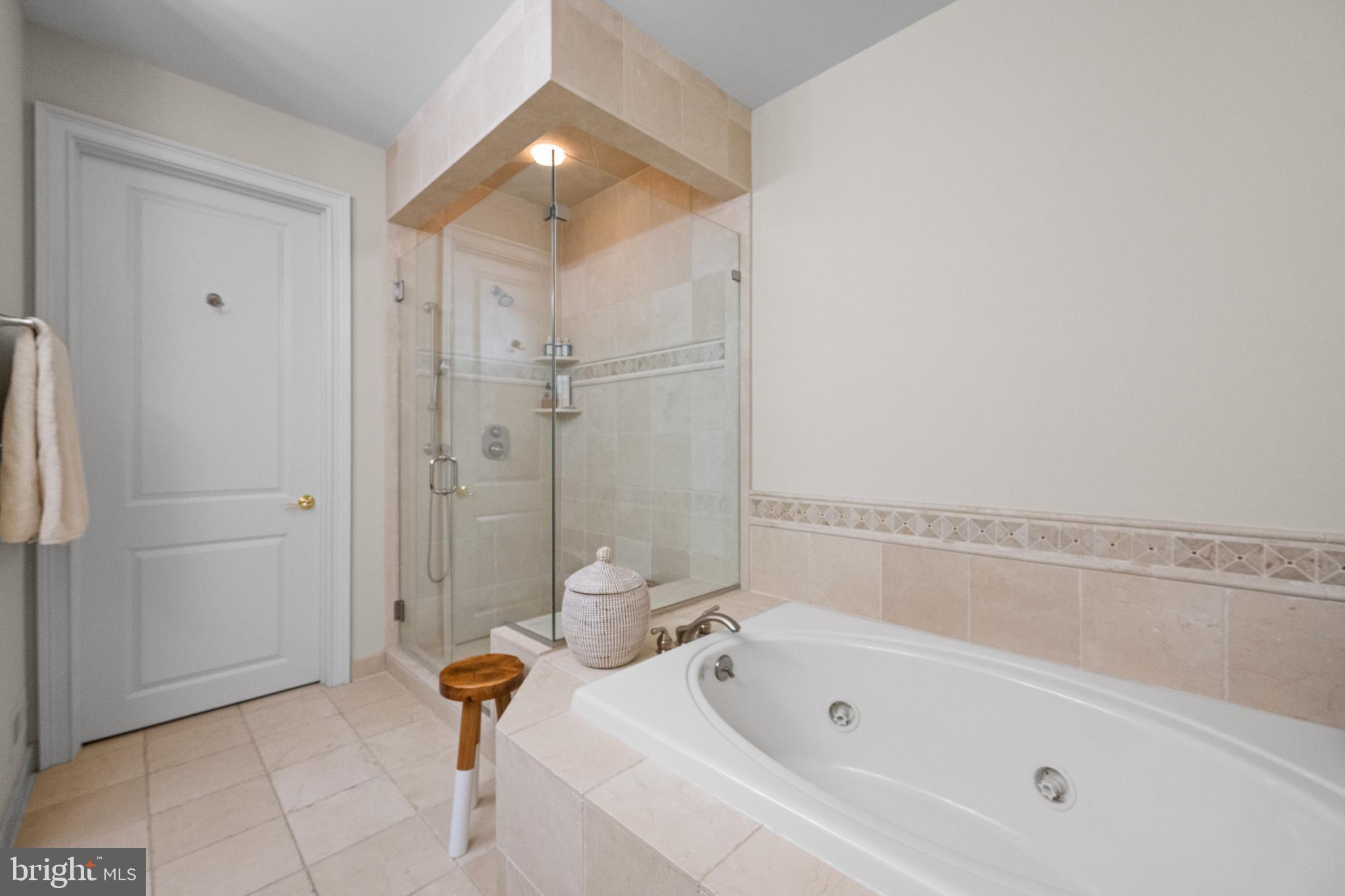 WALNUT HILL - Residential