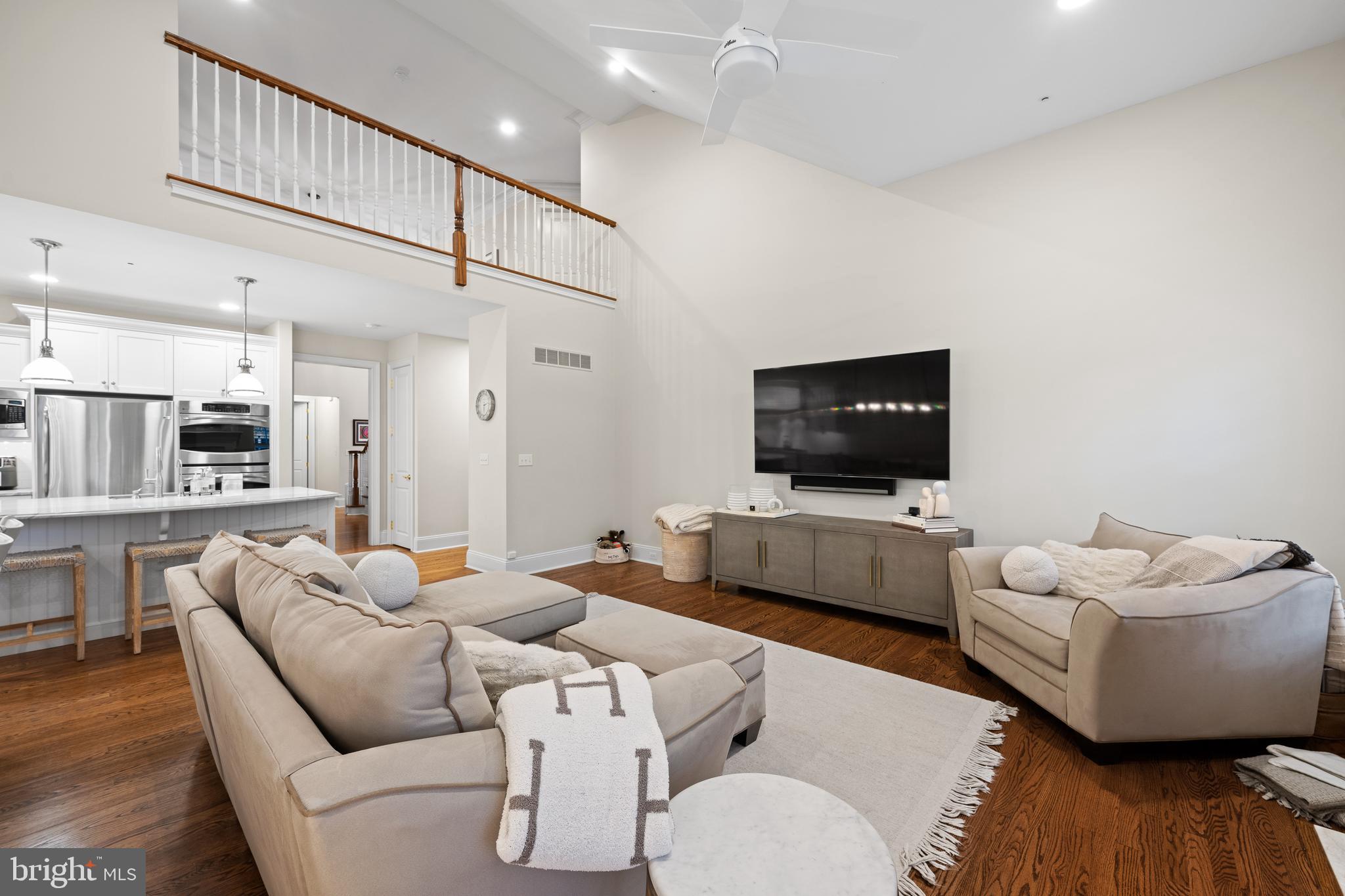 WALNUT HILL - Residential