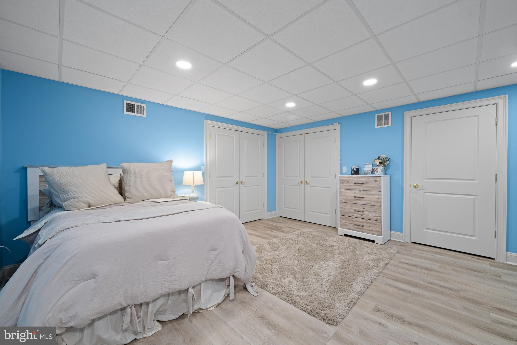 WALNUT HILL - Residential
