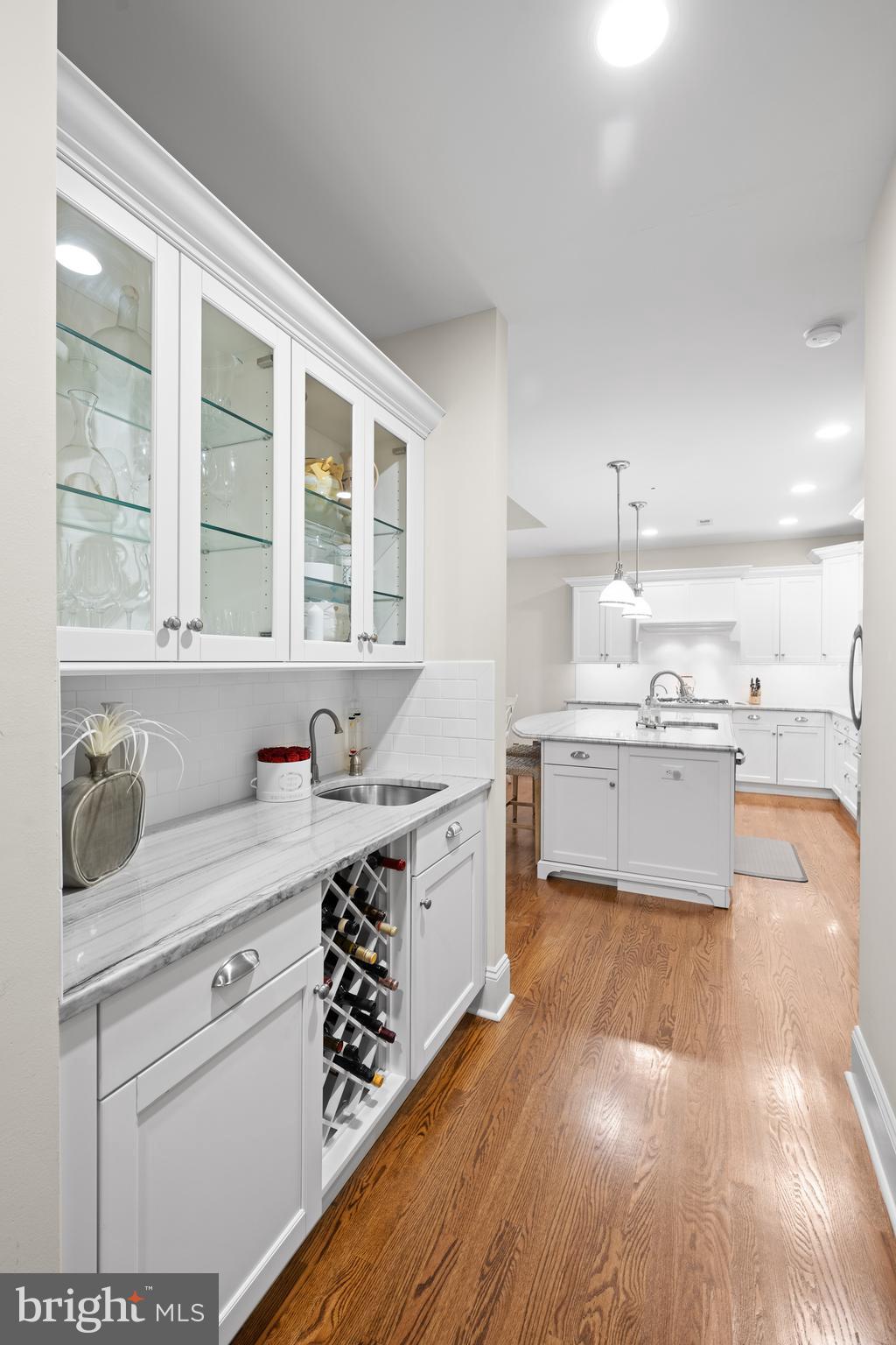 WALNUT HILL - Residential