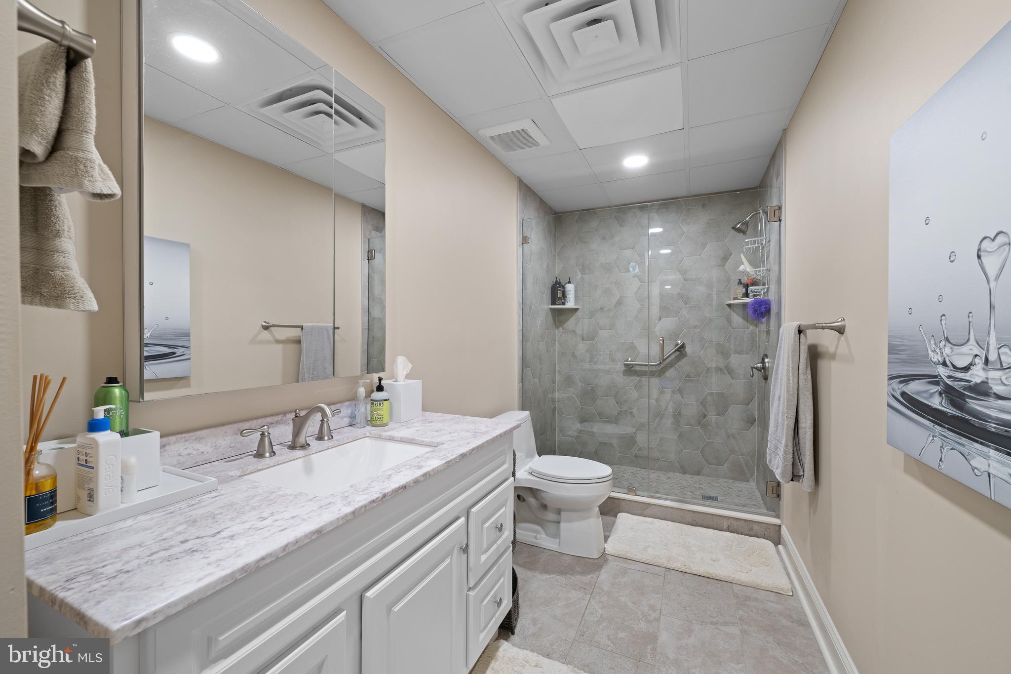 WALNUT HILL - Residential