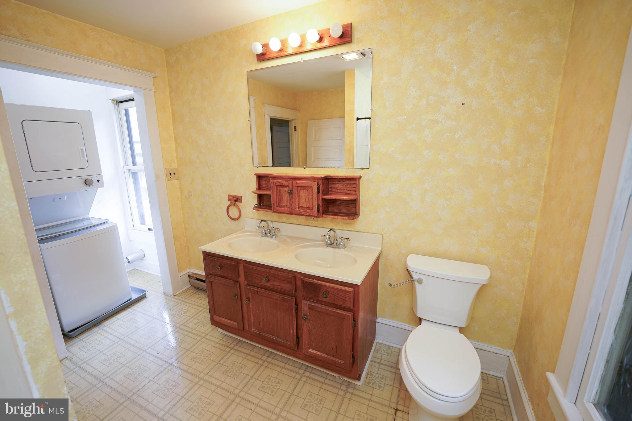 NEWTOWN HISTORIC DISTRIC - Residential