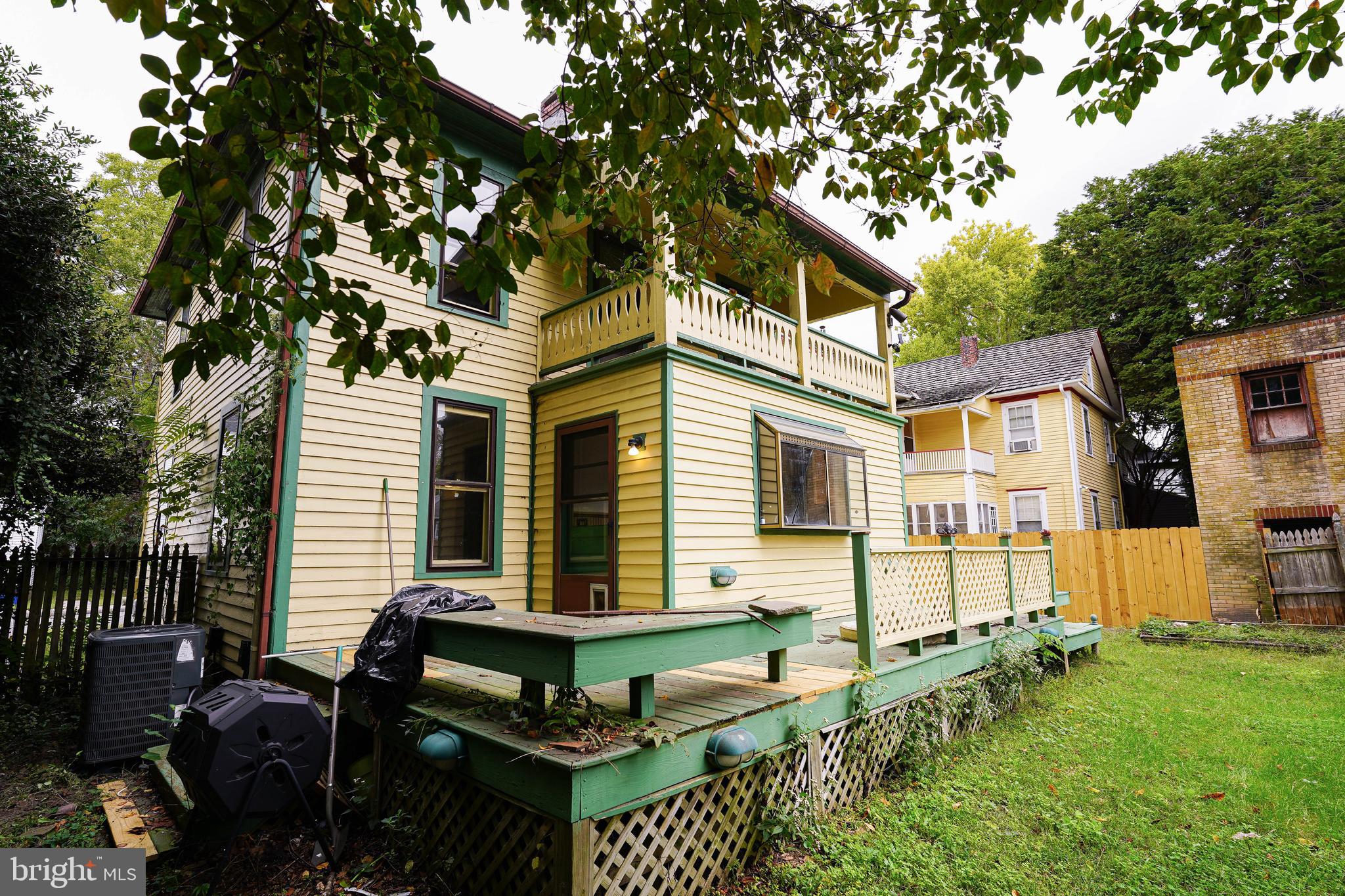 NEWTOWN HISTORIC DISTRIC - Residential