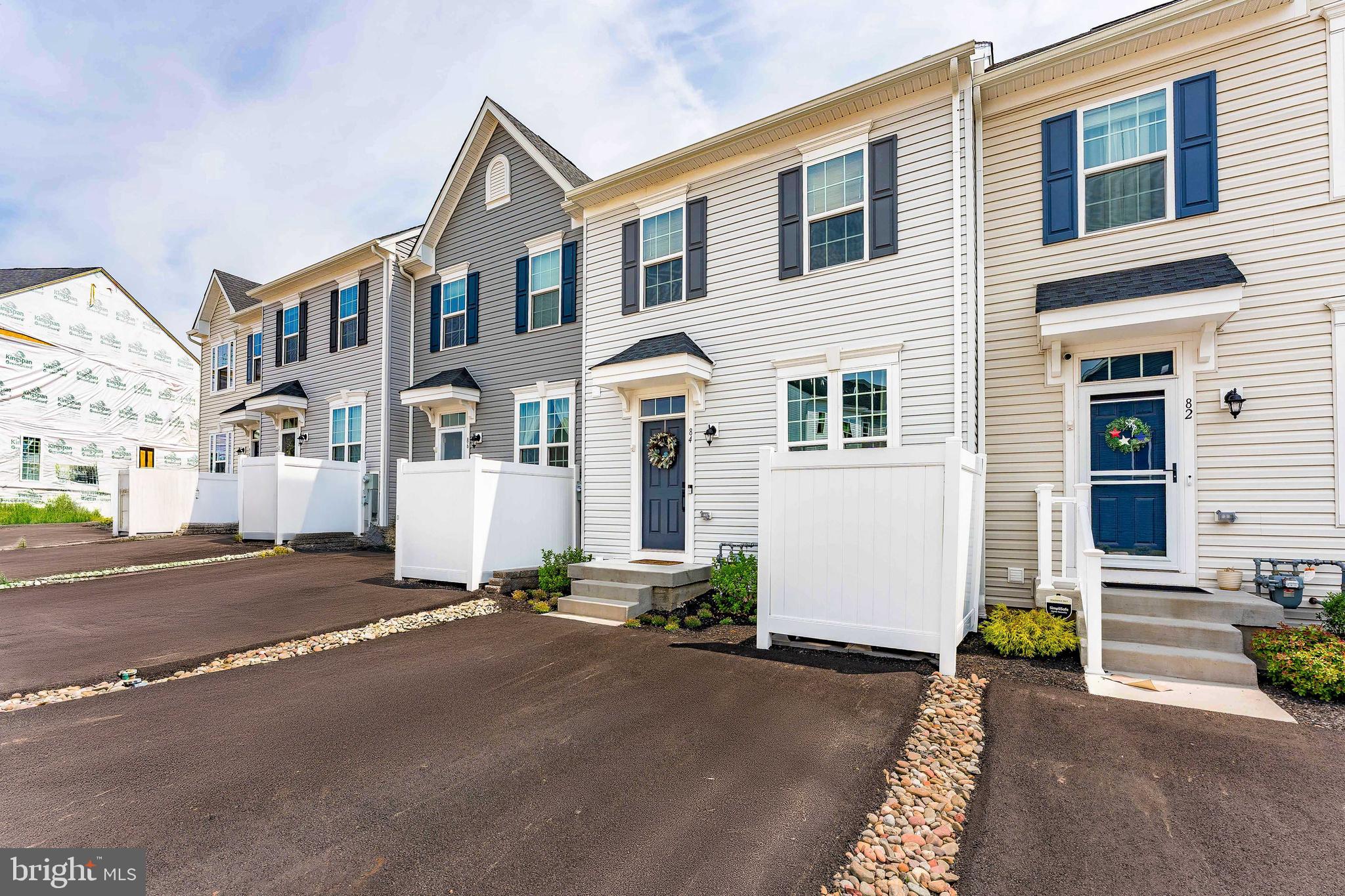84 HUNTERS DRIVE