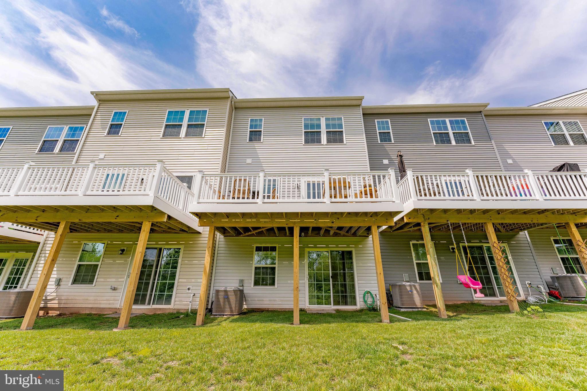 84 HUNTERS DRIVE