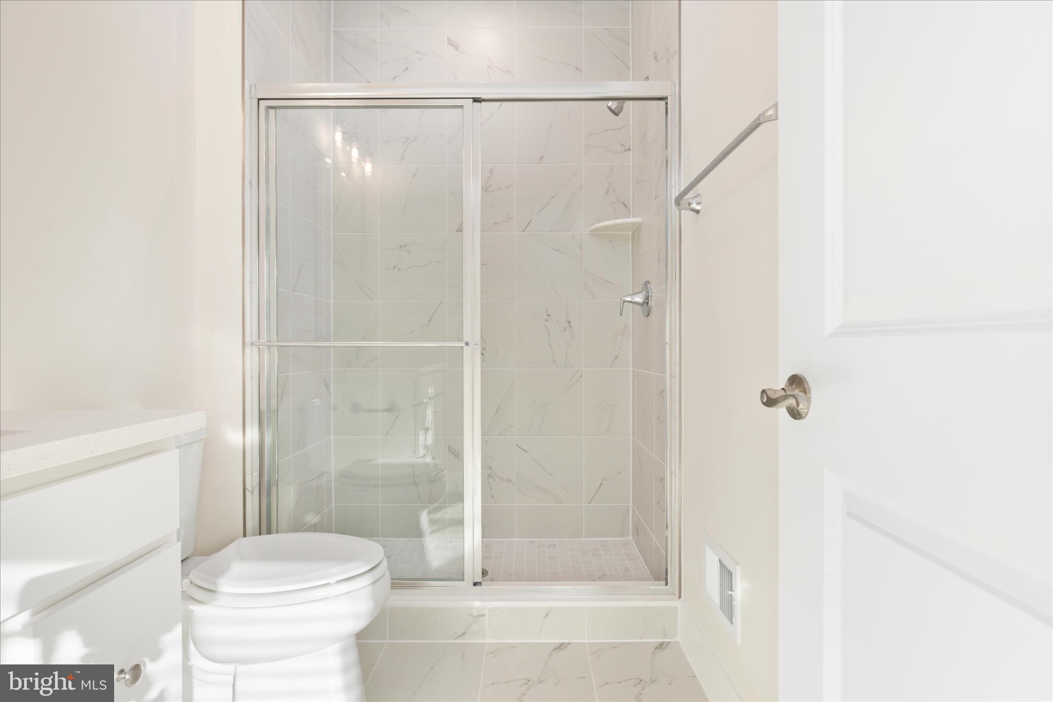 INNOVATION TOWN CENTER - Residential Lease